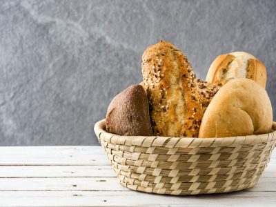 Jak podawać pieczywo do stołu?