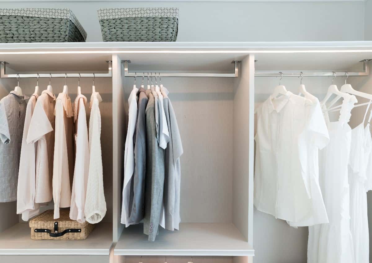 Functional and stylish closet – what furniture to choose?