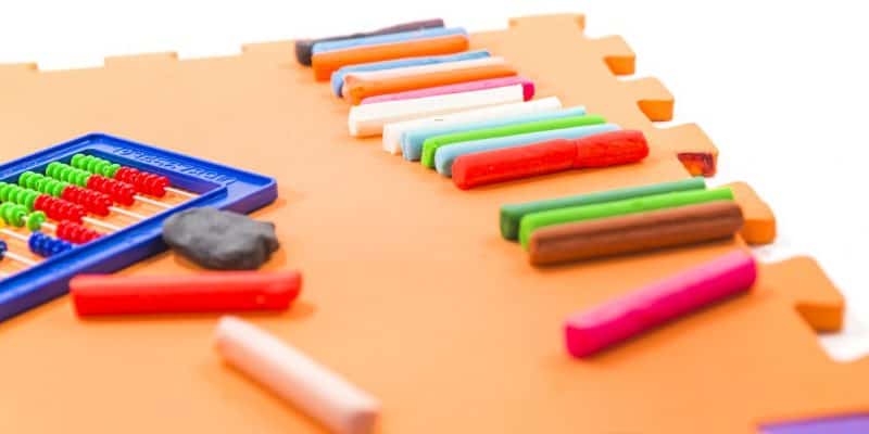 Edukacyjne maty i dywany dla dzieci - połącz naukę z zabawą!