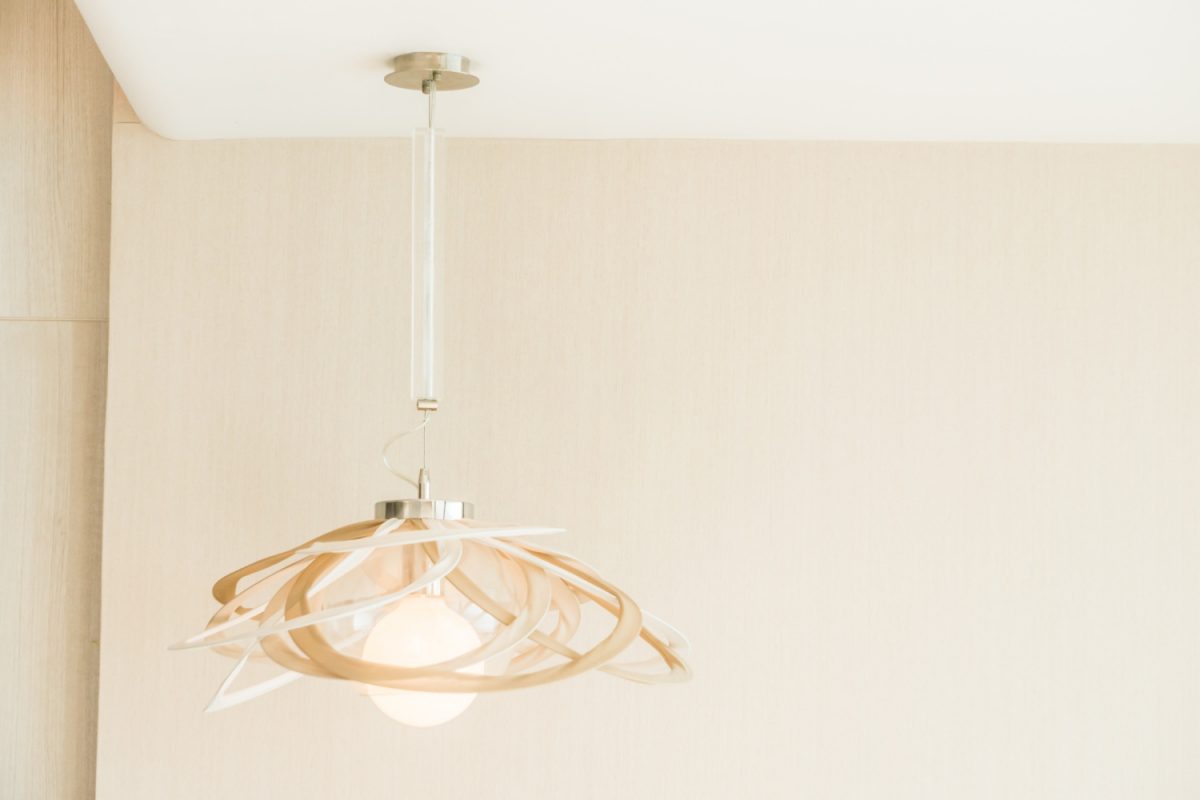 How to match the ceiling lamp to the interior?