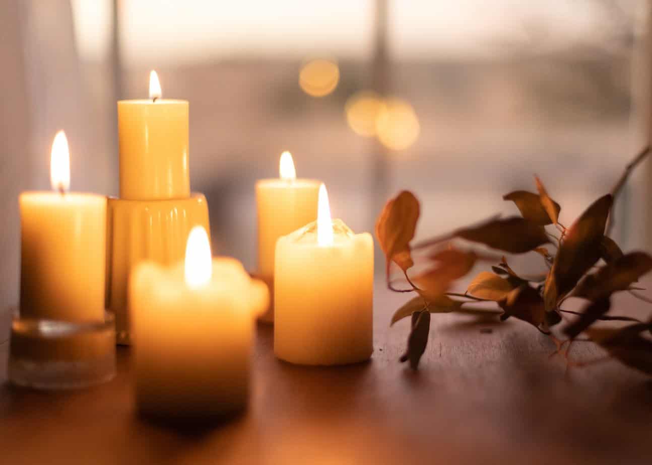 How to Create a Cozy Atmosphere at Home with Candles