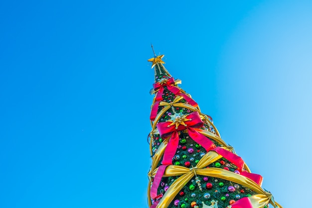 Creating Enchanting Atmospheres with Giant Christmas Trees